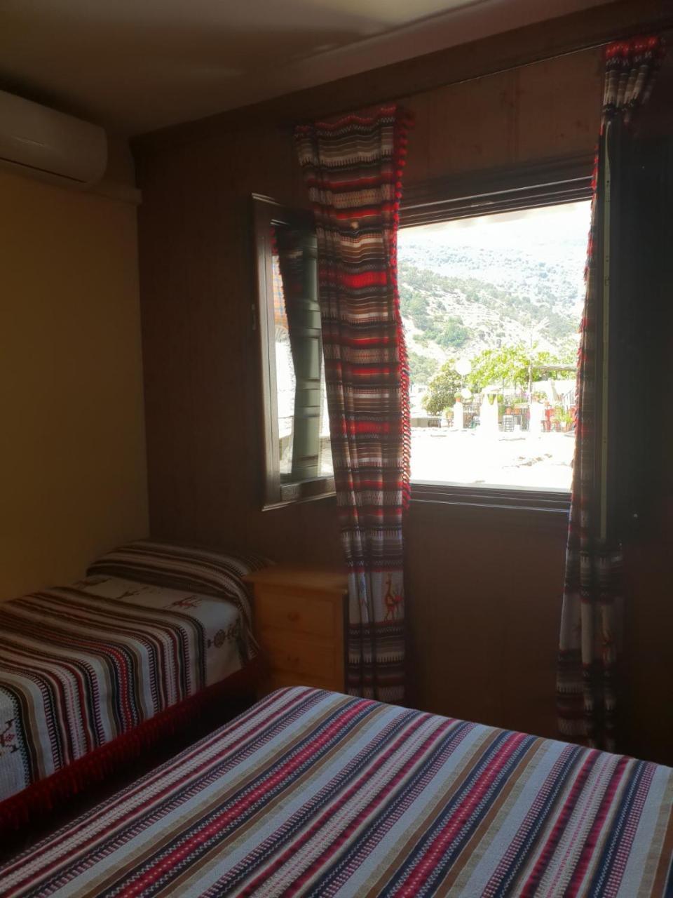 Hostal Pampaneira Bagian luar foto
